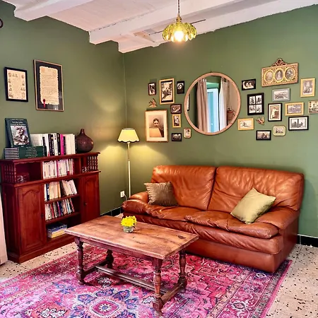 Maison Traditionnelle Avec Vues Sur St Michel