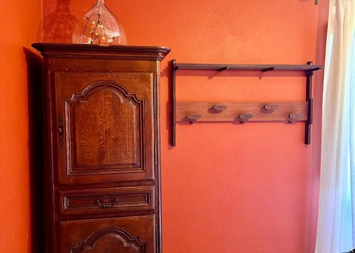 Maison Traditionnelle Avec Vues Sur St Michel