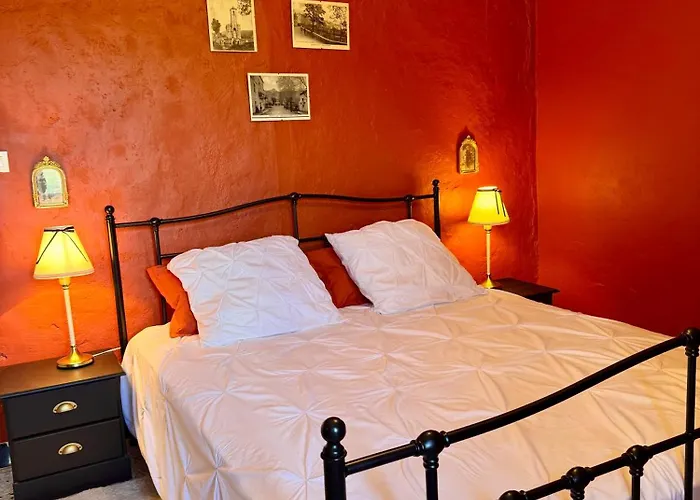 Maison Traditionnelle Avec Vues Sur St Michel *